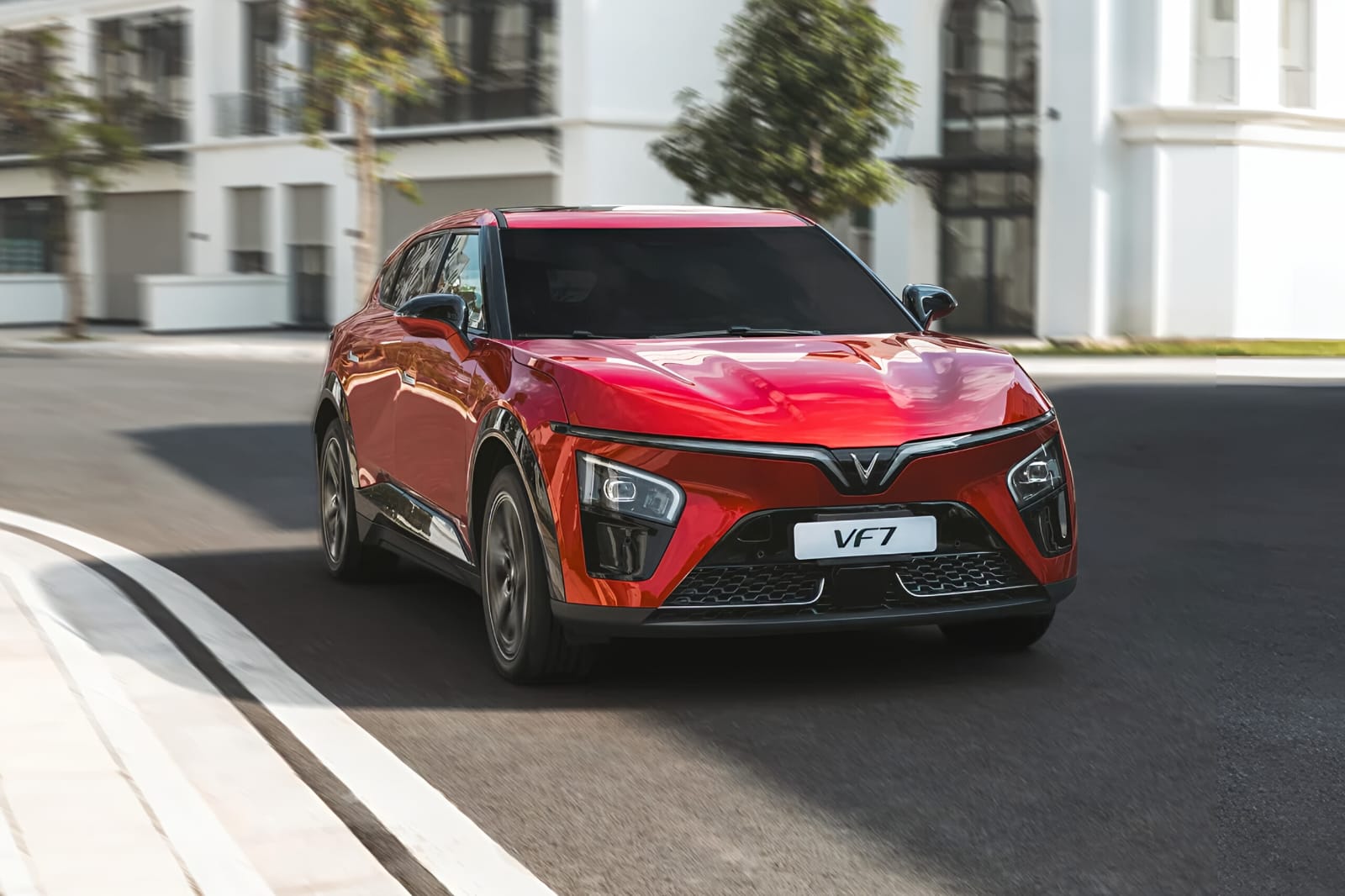 VinFast VF MPV 7 Debuts: 517km Range Electric Family Mover at ₹24.49 Lakh